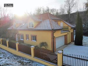 Prodej rodinného domu, Černošice, V Rokli, 398 m2