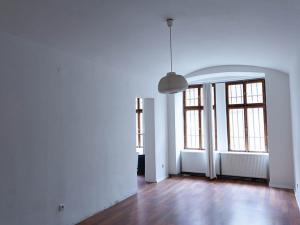 Prodej bytu 2+1, Praha - Malá Strana, Zborovská, 65 m2