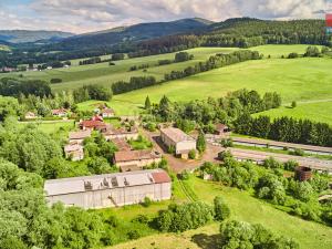 Prodej pozemku pro komerční výstavbu, Dešenice - Milence, 29718 m2