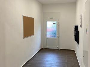 Prodej bytu 2+1, Karlovy Vary, U Trati, 61 m2