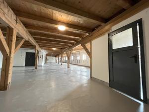 Pronájem skladu, Jindřichův Hradec, U Dolního Skrýchova, 200 m2