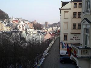 Prodej bytu 3+kk, Karlovy Vary, Kolmá, 71 m2