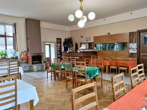 Pronájem restaurace, Písek, Hradiště, 415 m2