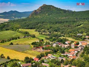 Prodej pozemku pro bydlení, Jenčice, 1599 m2