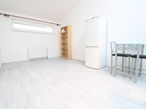 Pronájem bytu 1+kk, Praha - Krč, Štúrova, 26 m2