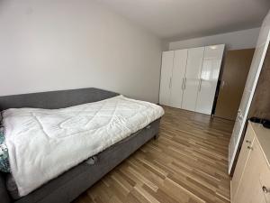 Pronájem bytu 2+kk, Jablonec nad Nisou, Jizerská, 50 m2