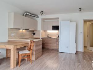 Pronájem bytu 2+kk, Praha - Stodůlky, Toufarova, 53 m2