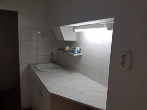 Pronájem obchodního prostoru, Nový Jičín, Gen. Hlaďo, 20 m2