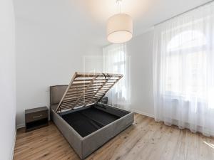 Prodej bytu 2+kk, Praha - Smíchov, Kmochova, 46 m2