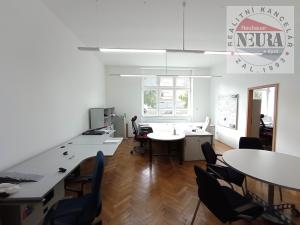 Pronájem kanceláře, Praha - Hradčany, Na valech, 102 m2