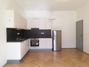 Pronájem bytu 2+kk, Praha - Vršovice, Finská, 52 m2