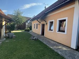 Prodej rodinného domu, Bělá pod Bezdězem, 907 m2