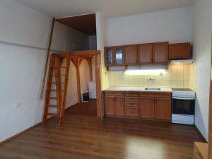 Pronájem bytu 1+kk, Dvůr Králové nad Labem, Bezručova, 44 m2