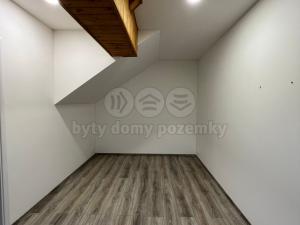 Pronájem bytu 1+1, Louny, Fűgnerova, 57 m2