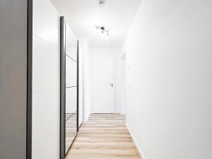 Pronájem bytu 2+kk, Praha - Hloubětín, Laponská, 56 m2