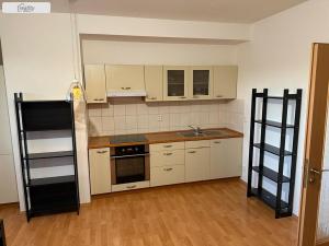 Pronájem bytu 1+kk, Praha - Dolní Chabry, Ulčova, 38 m2