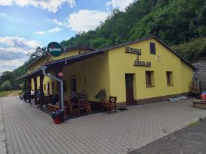 Pronájem restaurace, Jílové u Prahy - Žampach, 600 m2