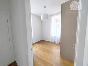 Prodej bytu 3+kk, Praha - Smíchov, Kmochova, 69 m2