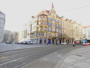 Pronájem restaurace, Praha - Holešovice, Janovského, 153 m2