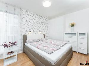 Prodej bytu 2+kk, Praha - Miškovice, Vrátenská, 58 m2