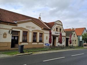 Pronájem restaurace, Spálené Poříčí, Plzeňská, 180 m2