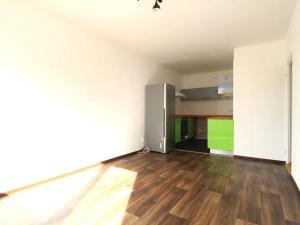 Pronájem bytu 2+kk, Kladno, Ústecká, 38 m2