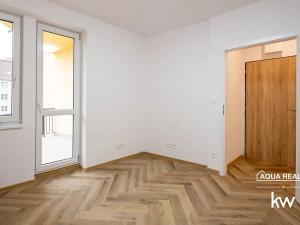 Prodej bytu 3+kk, Karlovy Vary, Šumavská, 68 m2