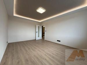 Prodej bytu 3+1, Ostrov, Kollárova, 60 m2