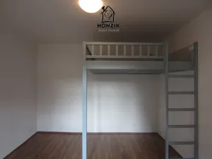 Pronájem bytu 1+kk, Praha - Holešovice, Komunardů, 37 m2