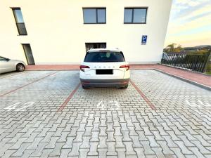 Pronájem bytu 1+kk, Beroun, U Židovského hřbitova, 30 m2