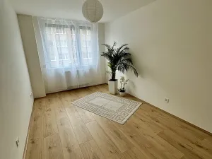 Prodej bytu 2+kk, Praha - Bohnice, Poznaňská, 43 m2