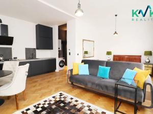 Pronájem bytu 1+kk, Karlovy Vary, Sadová, 49 m2