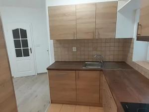 Prodej bytu 3+1, Neveklov, Táborská, 82 m2