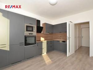 Pronájem bytu 1+kk, Praha - Černý Most, Bryksova, 37 m2