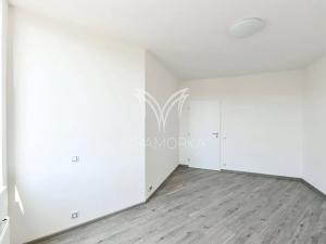 Pronájem bytu 2+kk, Praha - Břevnov, Na Petynce, 42 m2