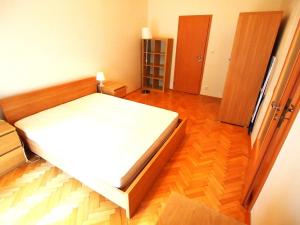 Pronájem bytu 2+kk, Praha - Žižkov, Slavíkova, 52 m2