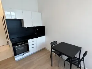 Pronájem bytu 1+kk, Praha - Vysočany, Poděbradská, 28 m2