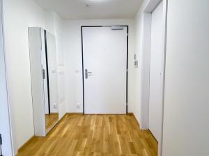 Pronájem bytu 2+kk, Praha - Holešovice, Na Maninách, 58 m2