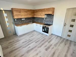 Pronájem bytu 2+kk, Ostrava, Zárubecká, 45 m2