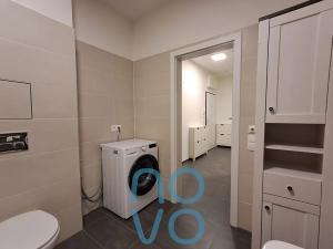 Pronájem bytu 2+kk, Praha - Hloubětín, Saarinenova, 54 m2