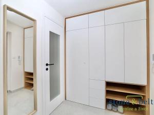 Pronájem bytu 2+kk, Praha - Hlubočepy, Slivenecká, 60 m2