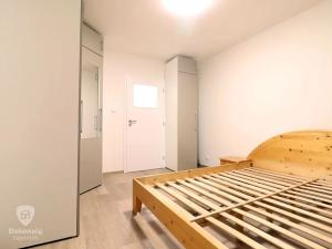 Pronájem bytu 2+kk, Kladno, Helsinská, 48 m2