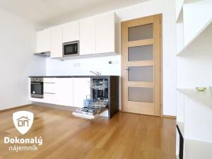 Pronájem bytu 1+kk, Praha - Holešovice, Komunardů, 42 m2