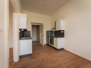 Pronájem bytu 2+kk, Praha - Nové Město, Lípová, 37 m2