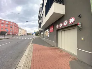 Pronájem bytu 1+kk, Praha - Kobylisy, Vršní, 40 m2