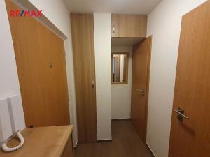 Pronájem bytu 1+kk, Kladno, Vodárenská, 26 m2