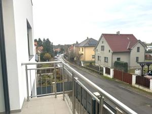 Pronájem bytu 2+kk, Praha - Řeporyje, Na Manoušce, 60 m2