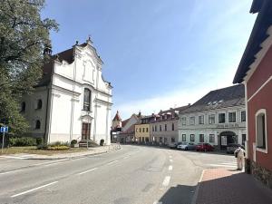 Pronájem obchodního prostoru, Pelhřimov, Svatovítské náměstí, 65 m2