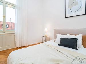 Prodej bytu 2+kk, Praha - Malá Strana, Újezd, 71 m2