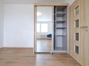 Pronájem bytu 1+kk, Praha - Modřany, Angelovova, 28 m2